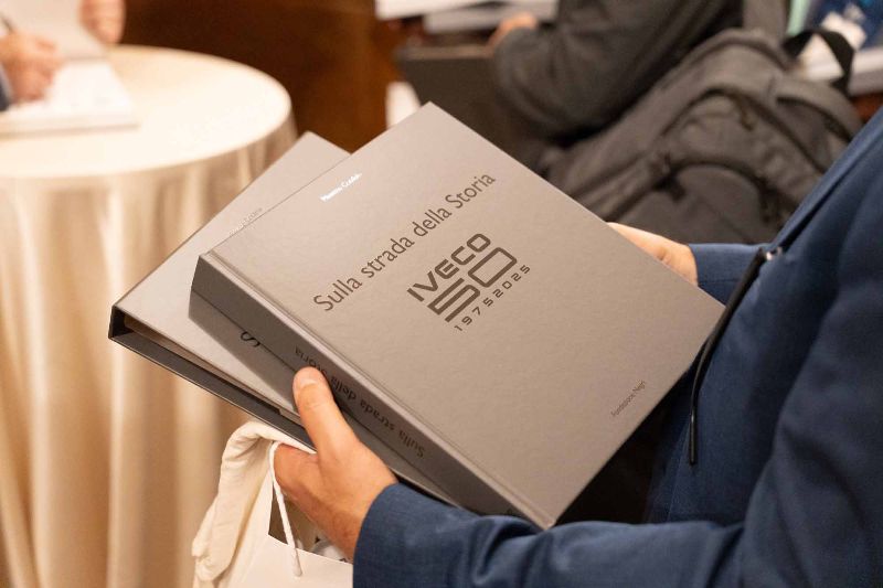 News Sulla strada della Storia: IVECO presenta il libro dedicato ai suoi 50 anni - AUTO INDUSTRIALE BERGAMASCA