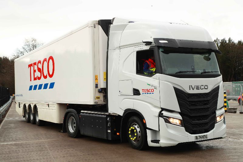News IVECO rafforza la logistica sostenibile con 42 nuovi IVECO S-Way CNG per Tesco in Scozia - AUTO INDUSTRIALE BERGAMASCA