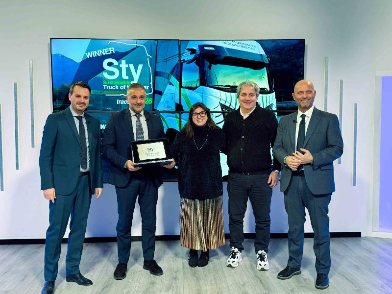 IVECO vince il rinomato premio di “Sustainable Truck of the Year” per il terzo anno consecutivo: l’IVECO S-Way LNG alimentato a biometano eccelle nella categoria Tractor - AUTO INDUSTRIALE BERGAMASCA