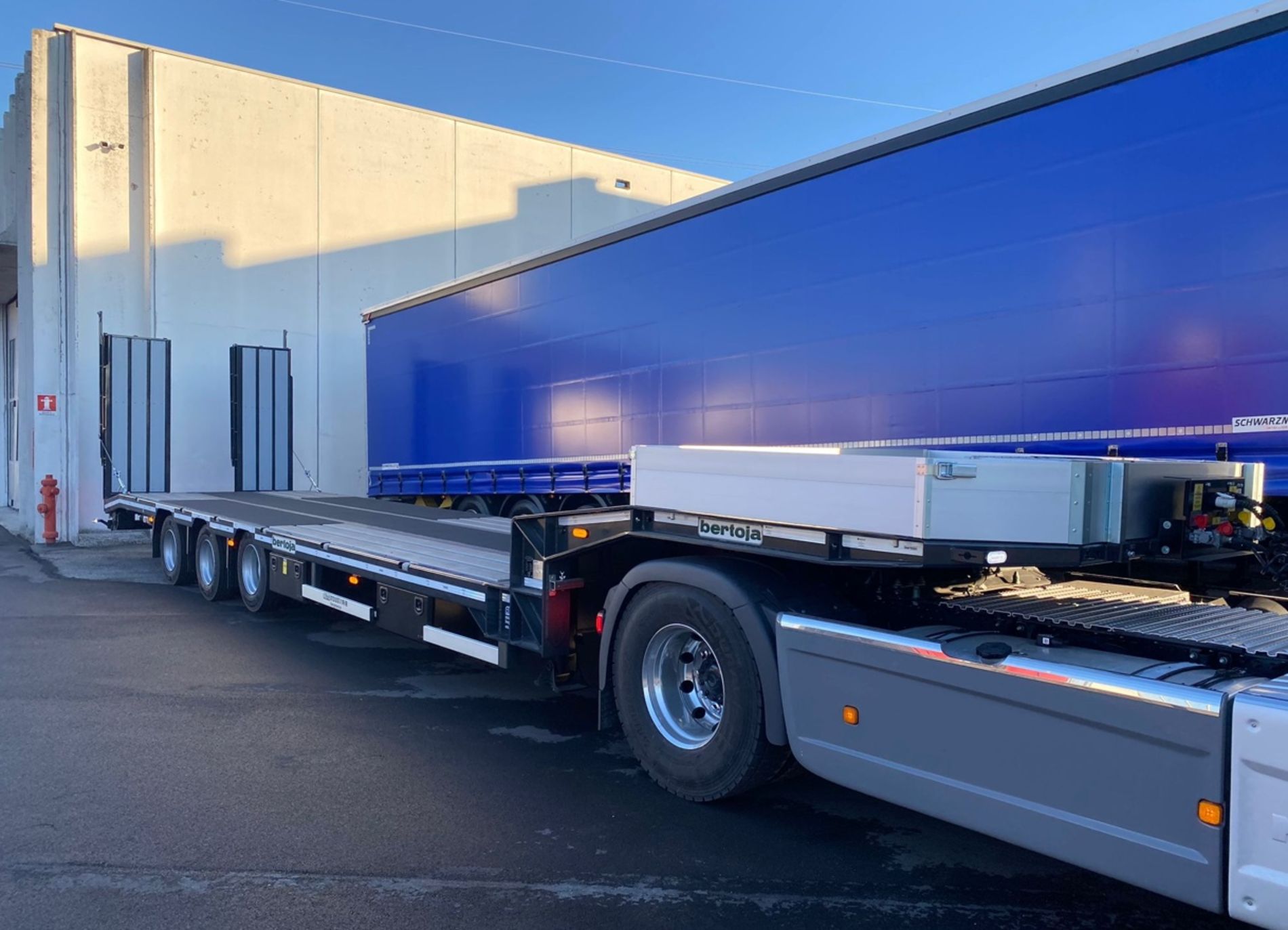 Altri marchi SEMIRIMORCHIO BERTOJA A TRE ASSI - AUTO INDUSTRIALE BERGAMASCA