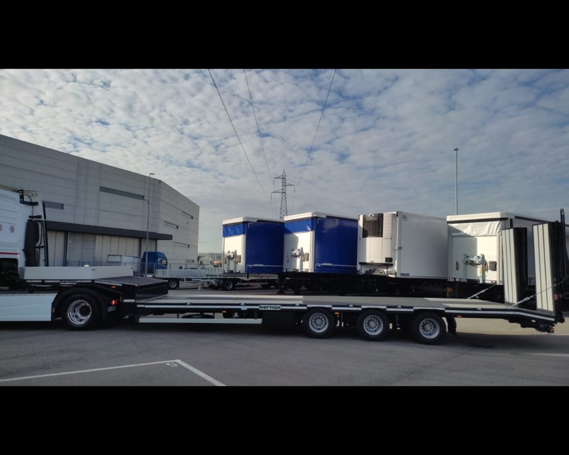 Altri marchi SEMIRIMORCHIO BERTOJA A TRE ASSI - AUTO INDUSTRIALE BERGAMASCA