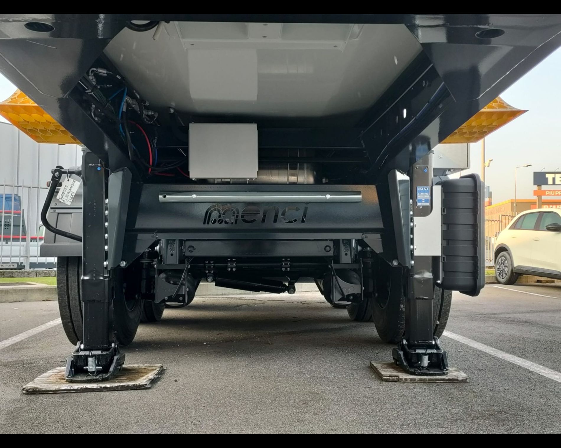 Altri marchi SEMIRIMORCHIO MENCI A TRE ASSI RIBALTABILE MOD. SA700R - AUTO INDUSTRIALE BERGAMASCA