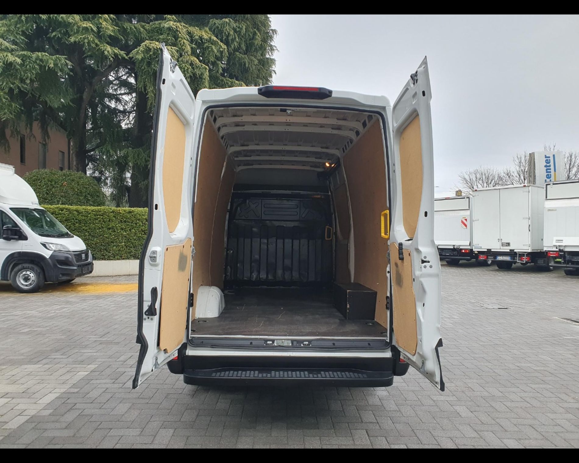 IVECO IVECO DAILY 35S14 3520L - AUTO INDUSTRIALE BERGAMASCA