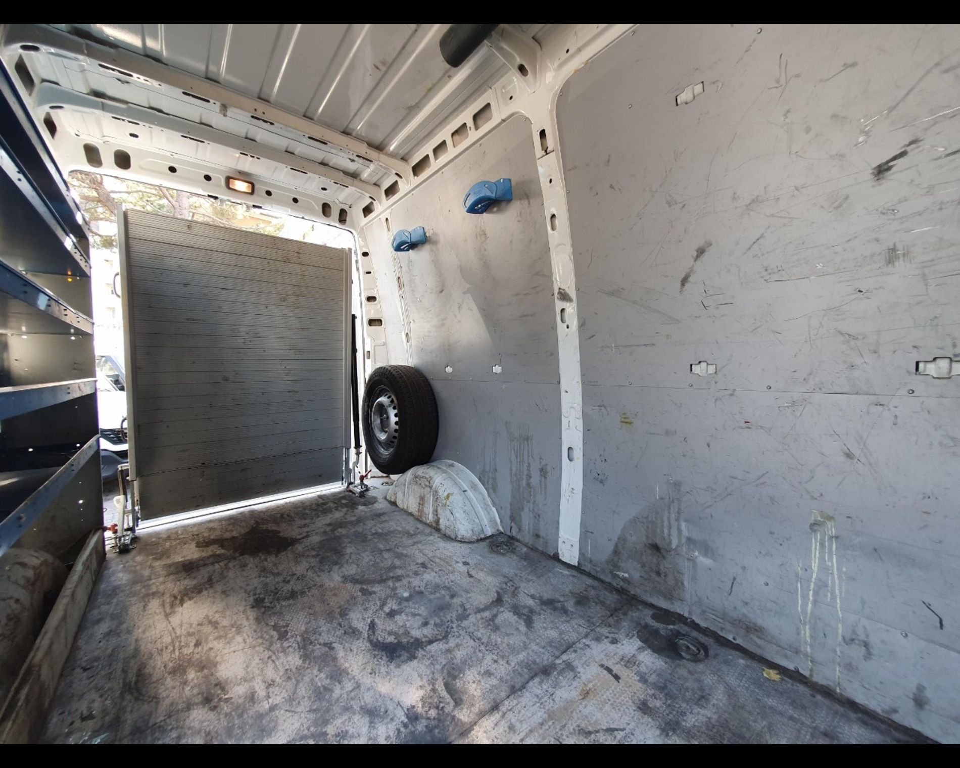 IVECO IVECO DAILY VAN L2H2 CON SPONDA - AUTO INDUSTRIALE BERGAMASCA