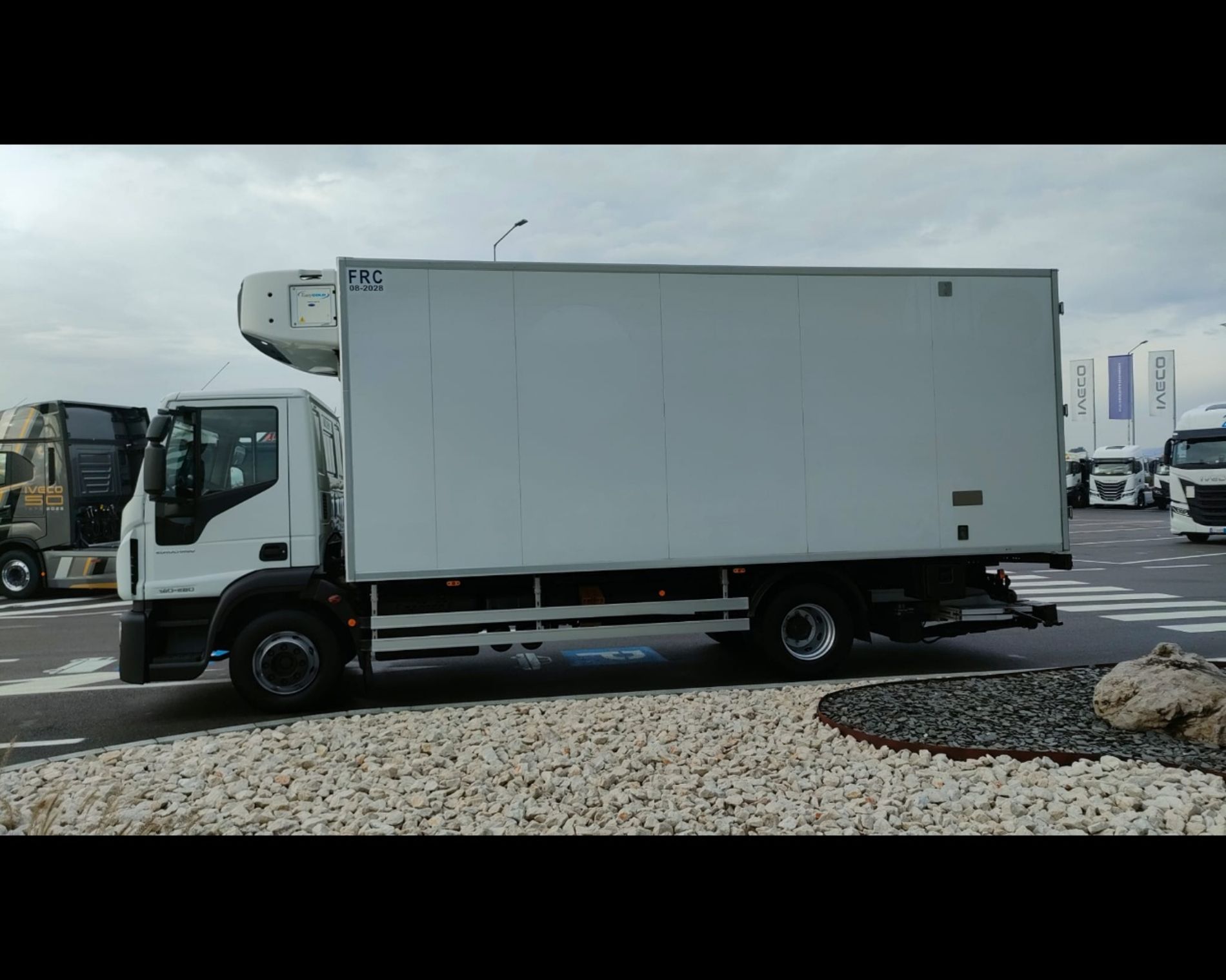 IVECO EUROCARGO ML 140 E 28/P CELLA ISOTERMICA CON SPONDA RETRATTILE  - AUTO INDUSTRIALE BERGAMASCA