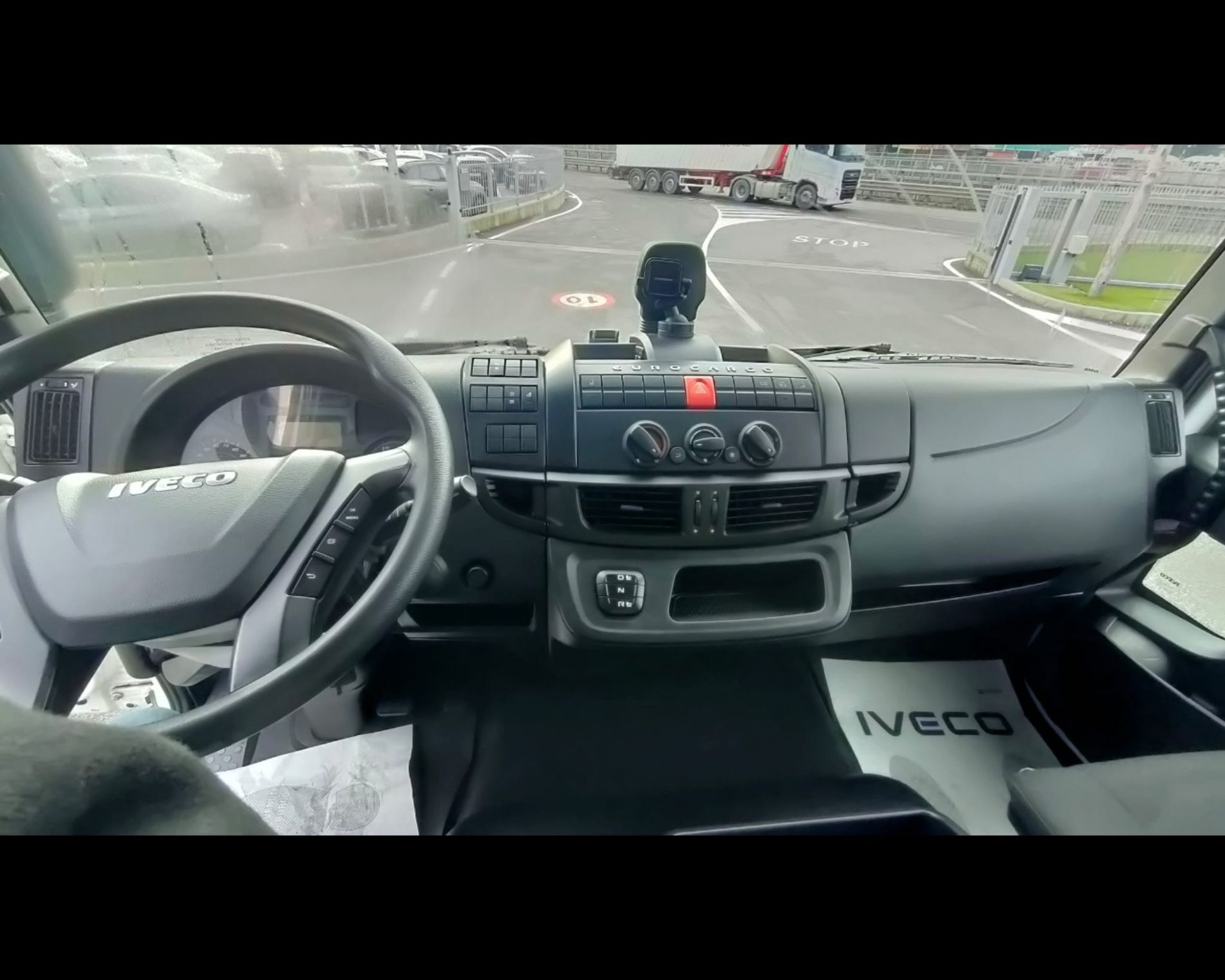 IVECO EUROCARGO ML 140 E 28/P CELLA ISOTERMICA CON SPONDA RETRATTILE  - AUTO INDUSTRIALE BERGAMASCA