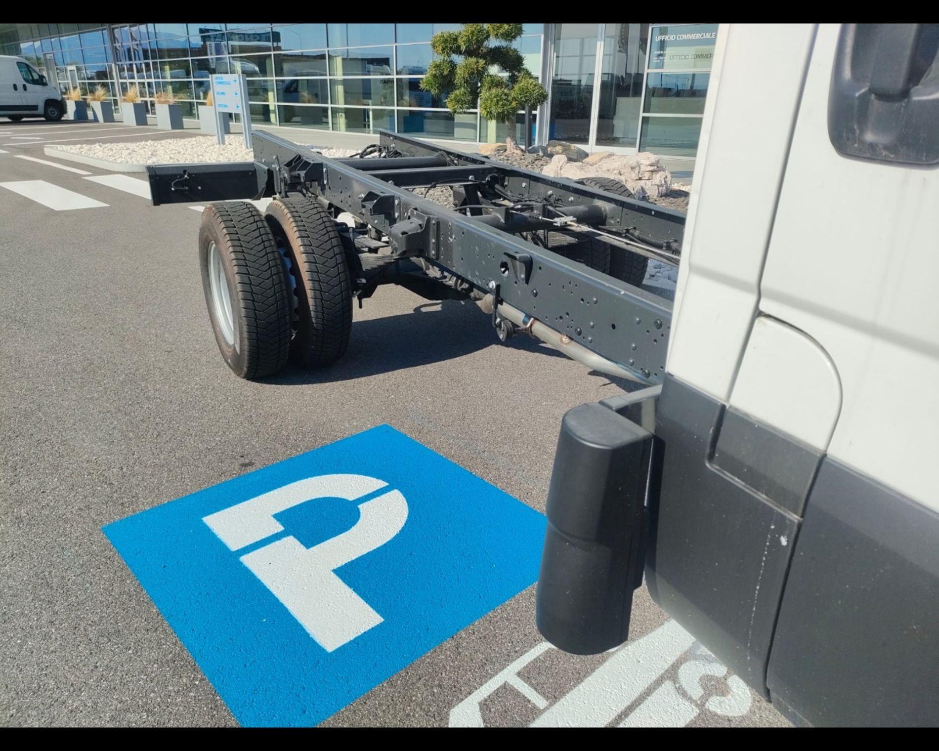 IVECO 70C18H CAB. RG BAR 6M P.3750 E6E MY24 - AUTO INDUSTRIALE BERGAMASCA