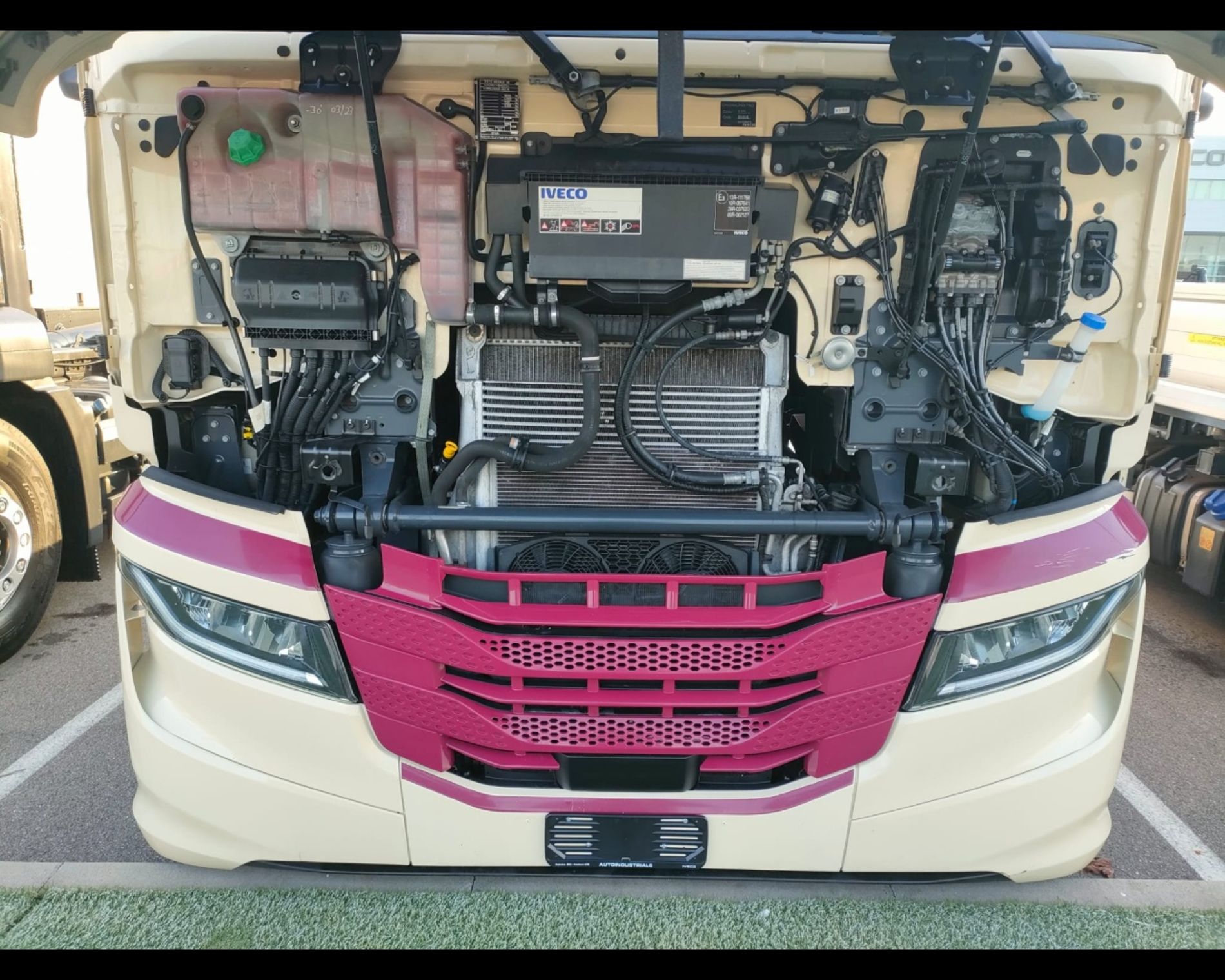 IVECO S-Way AS 440.180 - S-Way AS 440.180 4x2 C13 S49T/FP LT hi-tronix - AUTO INDUSTRIALE BERGAMASCA