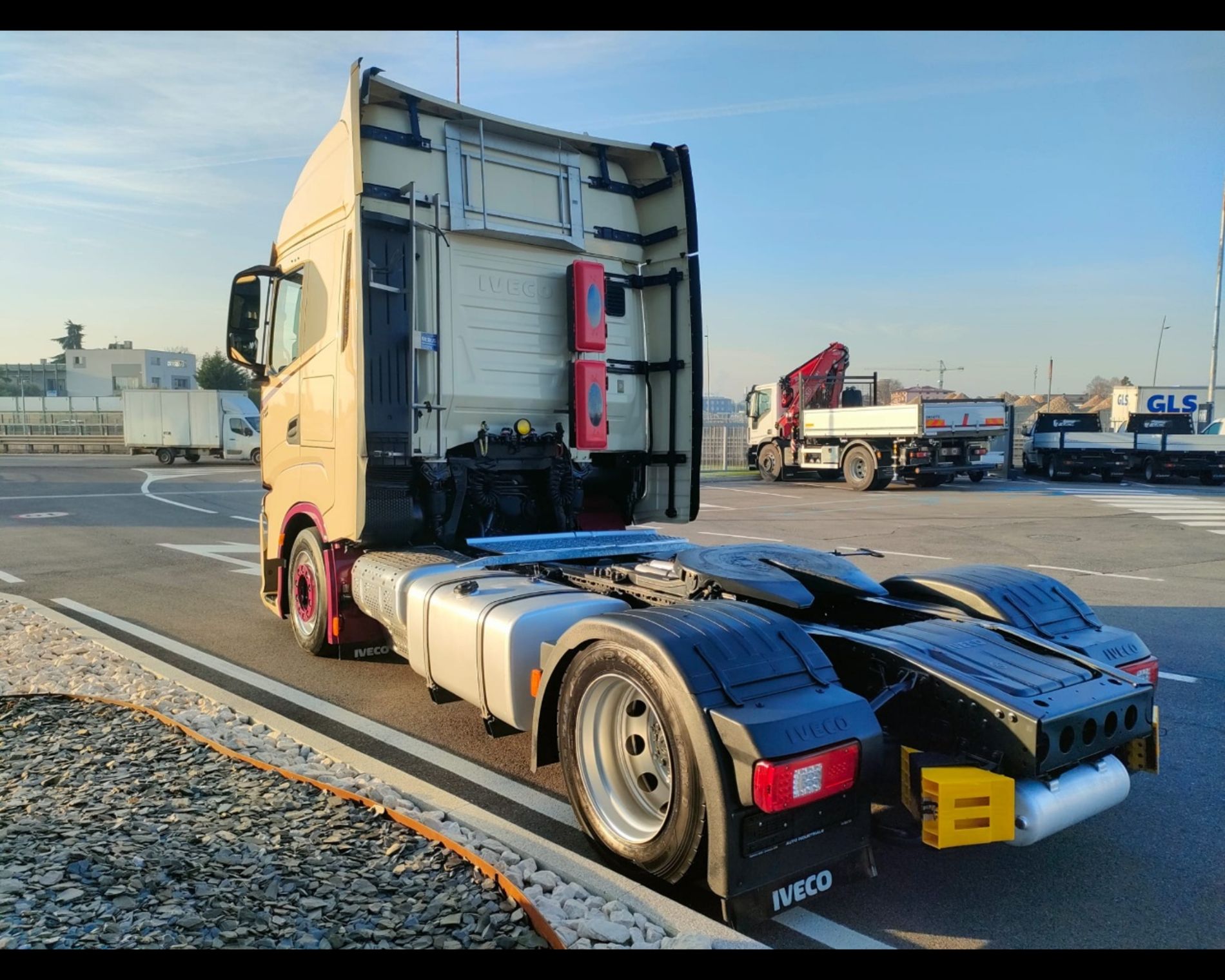 IVECO S-Way AS 440.180 - S-Way AS 440.180 4x2 C13 S49T/FP LT hi-tronix - AUTO INDUSTRIALE BERGAMASCA