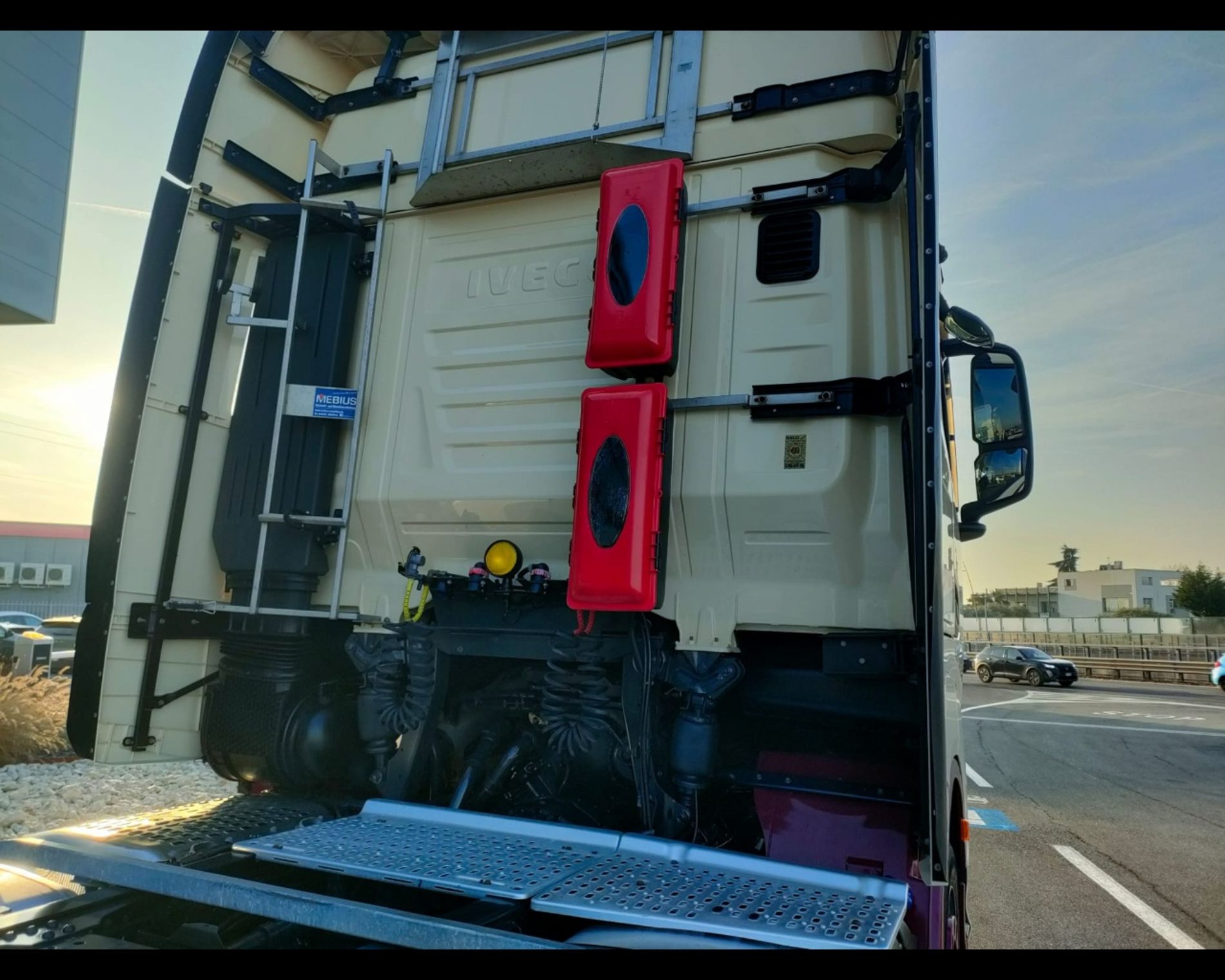 IVECO S-Way AS 440.180 - S-Way AS 440.180 4x2 C13 S49T/FP LT hi-tronix - AUTO INDUSTRIALE BERGAMASCA