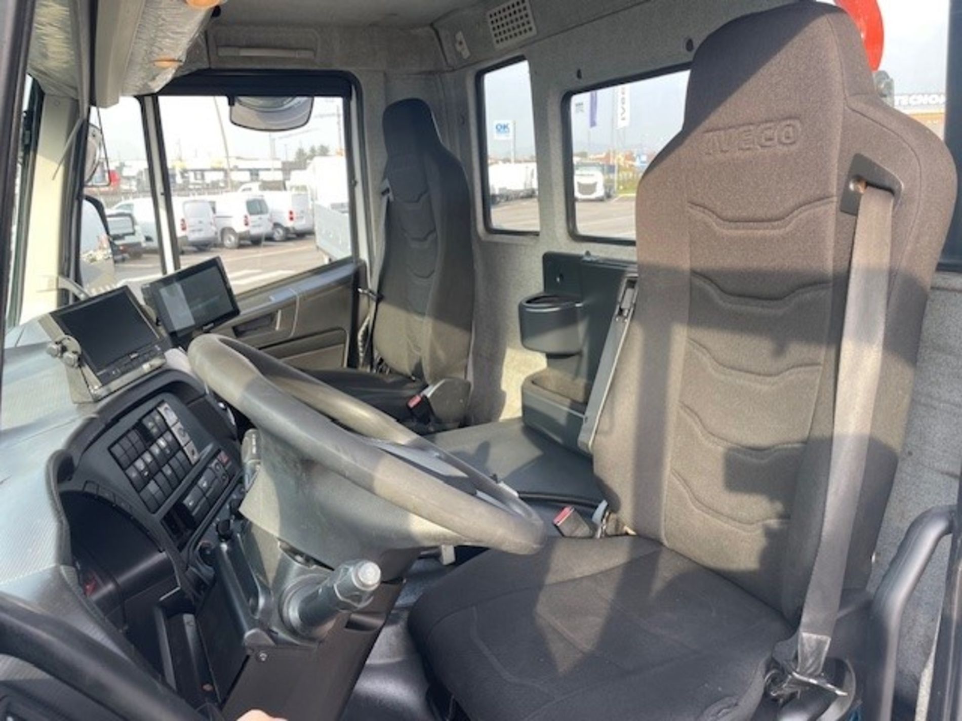 IVECO Stralis AD 260X46Y/PS E6 con gancio scarrabile - AUTO INDUSTRIALE BERGAMASCA