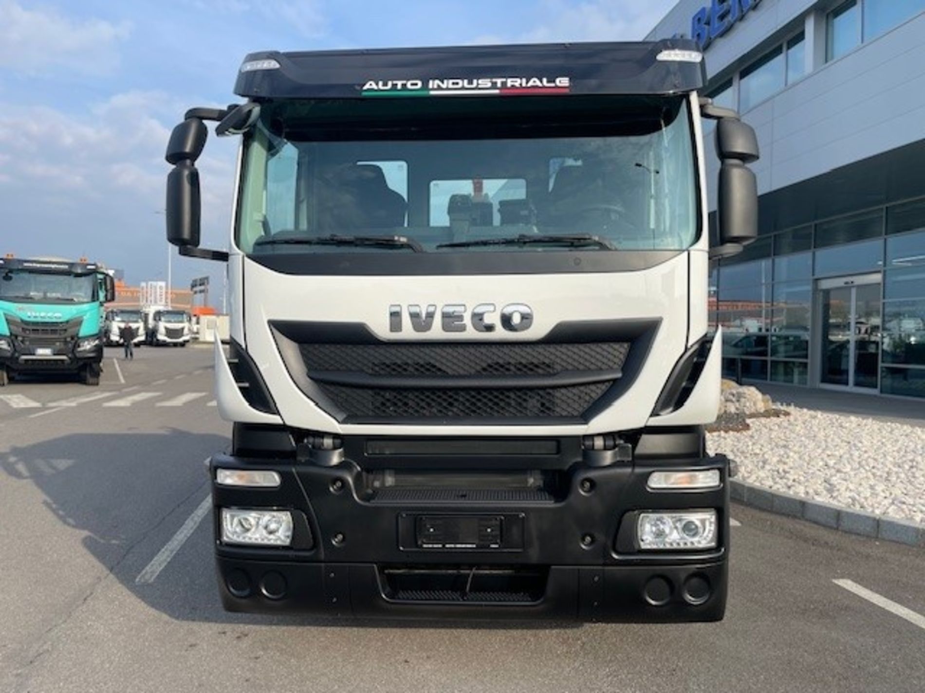IVECO Stralis AD 260X46Y/PS E6 con gancio scarrabile - AUTO INDUSTRIALE BERGAMASCA