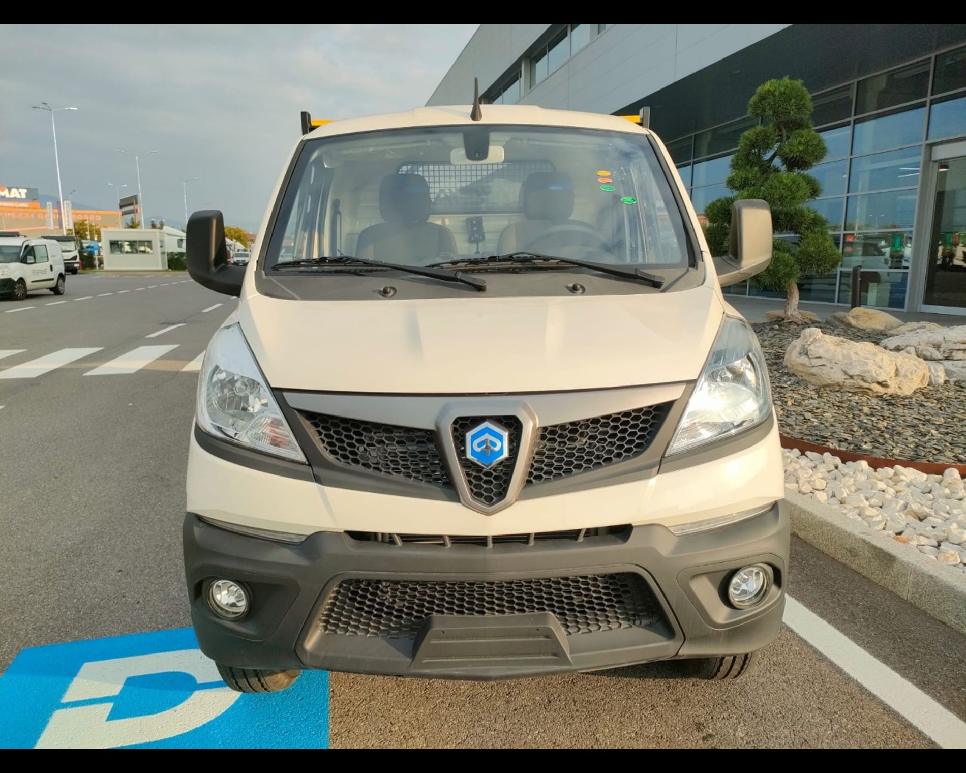 PIAGGIO NP6 TWB CHASS 300 SR LPG TOP WHITE - AUTO INDUSTRIALE BERGAMASCA