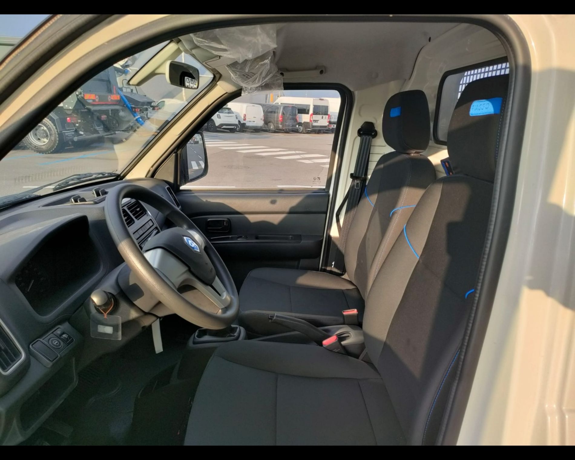 PIAGGIO NP6 TWB CHASS 300 SR LPG TOP WHITE - AUTO INDUSTRIALE BERGAMASCA