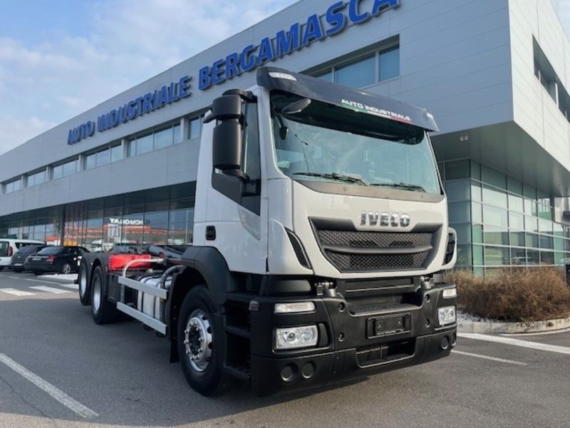 IVECO Stralis AD 260X46Y/PS E6 con gancio scarrabile - AUTO INDUSTRIALE BERGAMASCA
